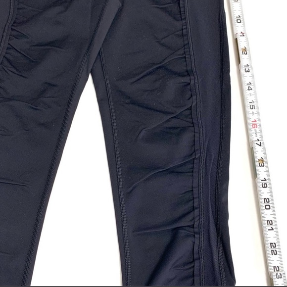 Lululemon Women’s Black Purple Ruffle Ruched Running Leggings Size 4 - Picture 5 of 7